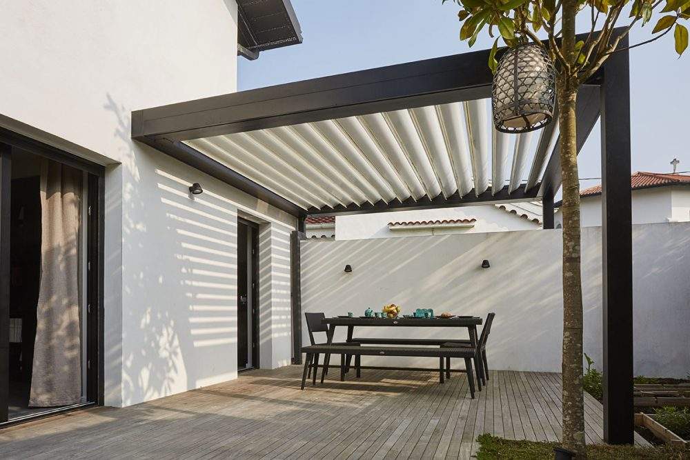 Pergola bioclimatique : comment bien la choisir ?