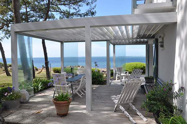 Pergola design, comment valoriser votre extérieur ?