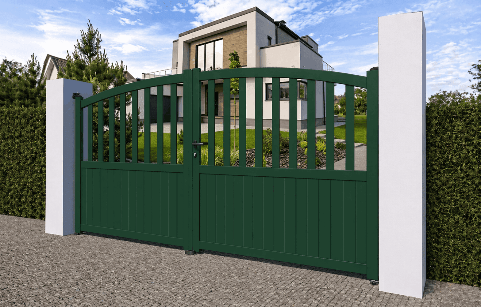 Portail battant aluminium ajouré - Mousson