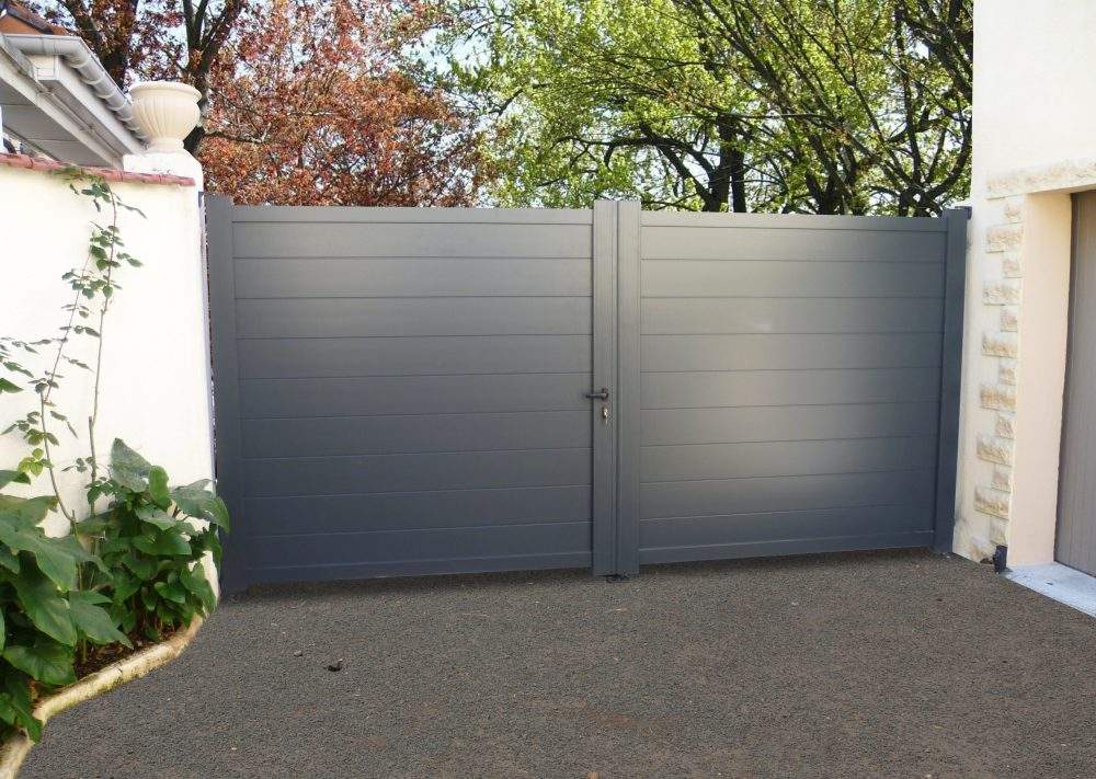 Comment entretenir la couleur d’un portail en aluminium ?